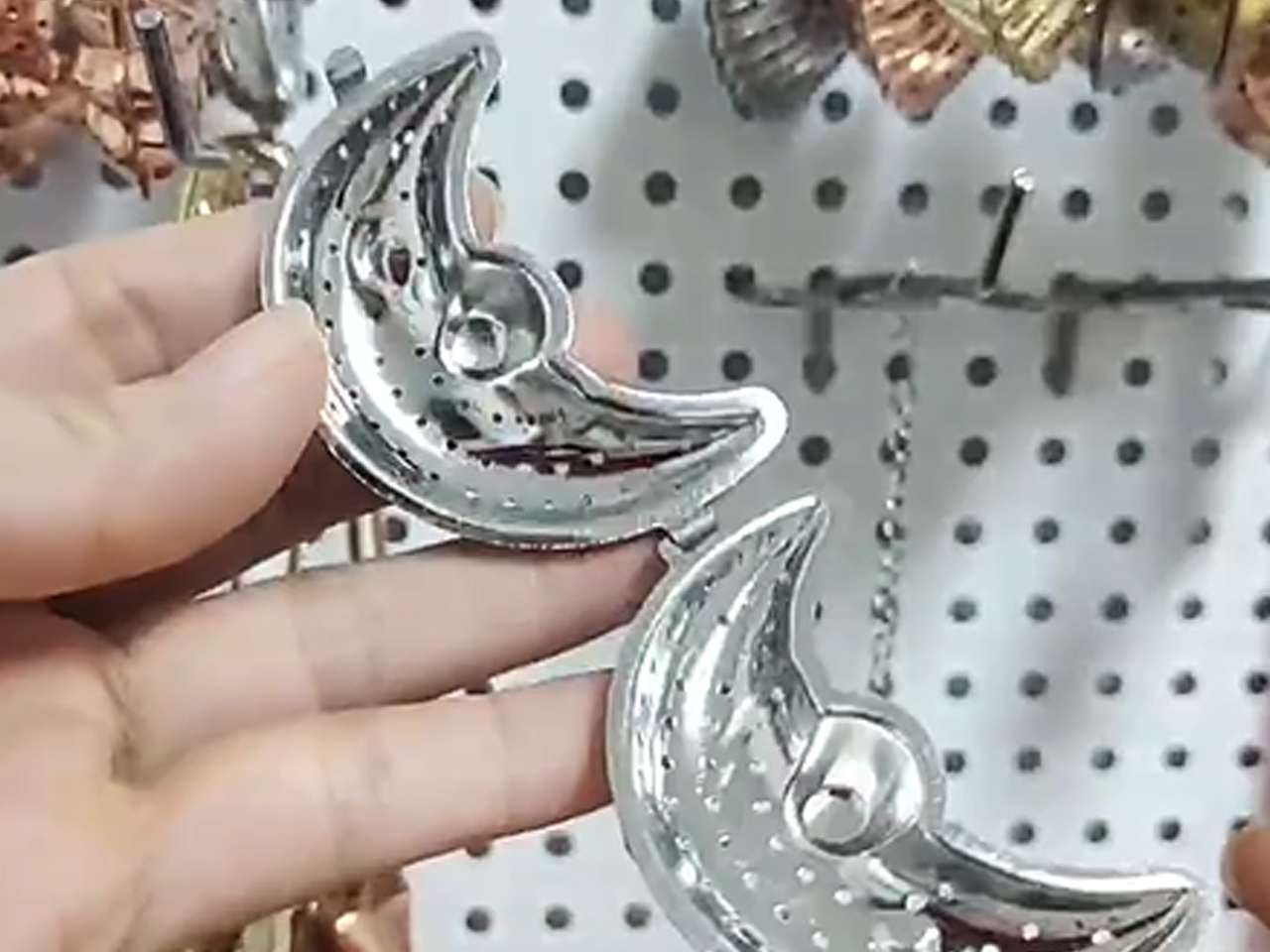 e12803d1395a9d1381e327778e9d6e16